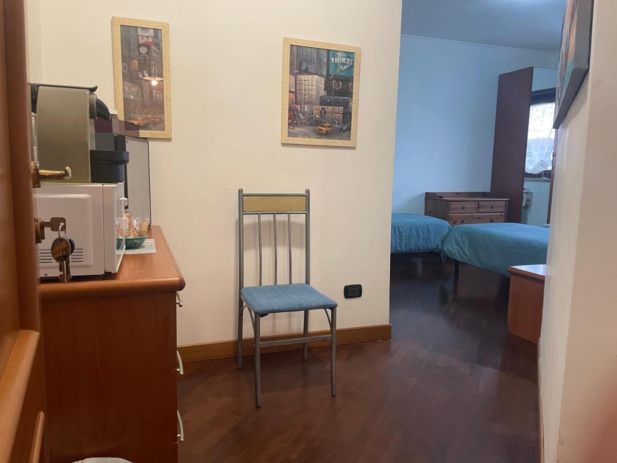 Bed and Breakfast Bb Nuova Fiera Di Roma Фьюмичино Экстерьер фото